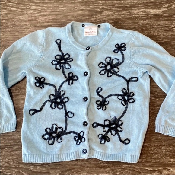 Hanna Anderson 100% cotton buttoned sweater
size 100 - Picture 3 of 7